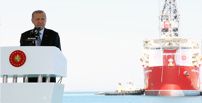 Türkiye’s Newest Drillship Abdulhamid Han Sets Sail to the Mediterranean